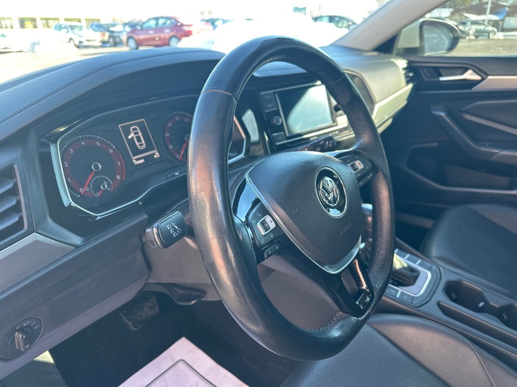 Used 2019 Volkswagen Jetta SE w/ Cold Weather Package image 25