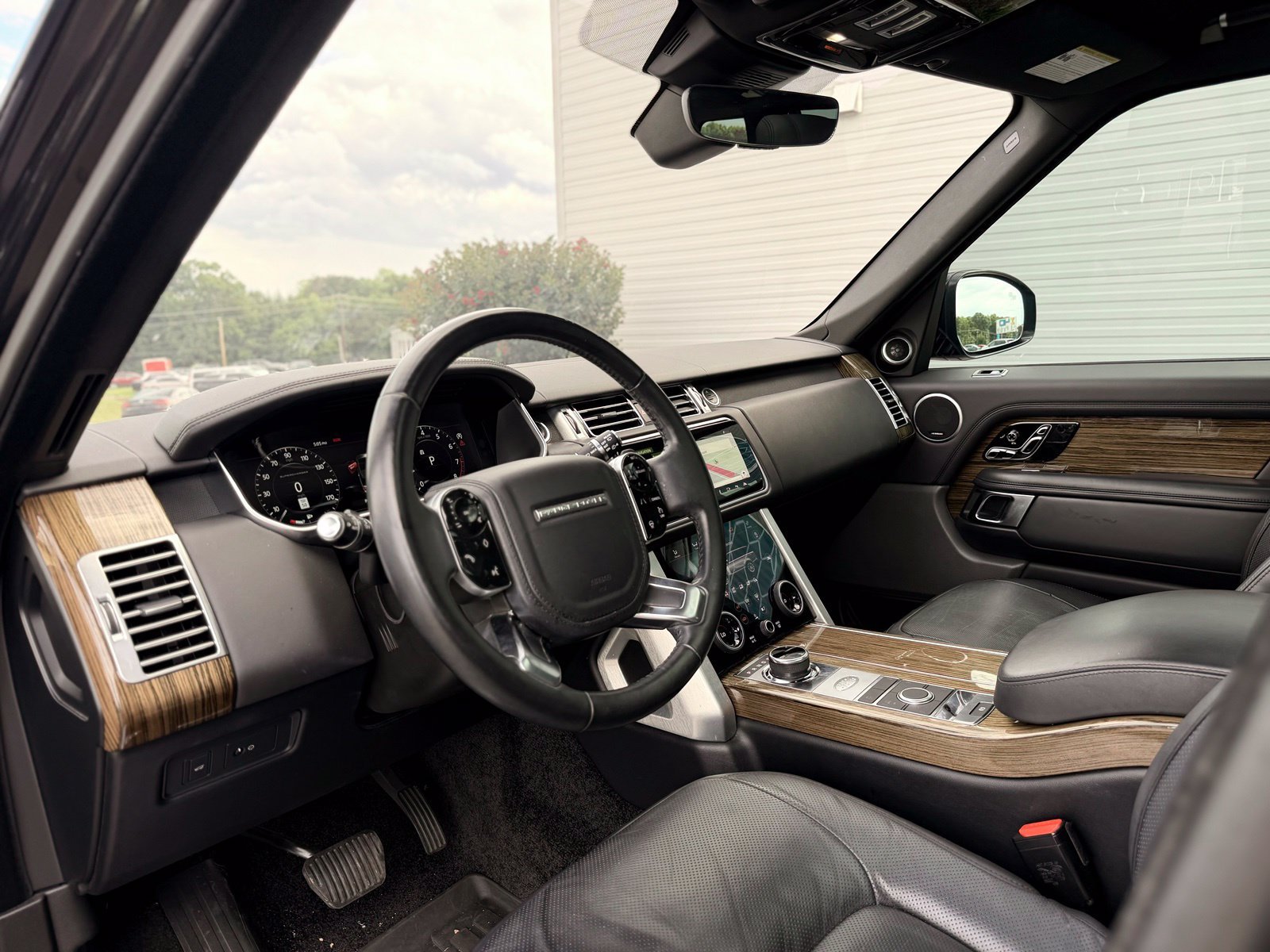 Used 2018 Land Rover Range Rover Supercharged AWD/4WD image 14