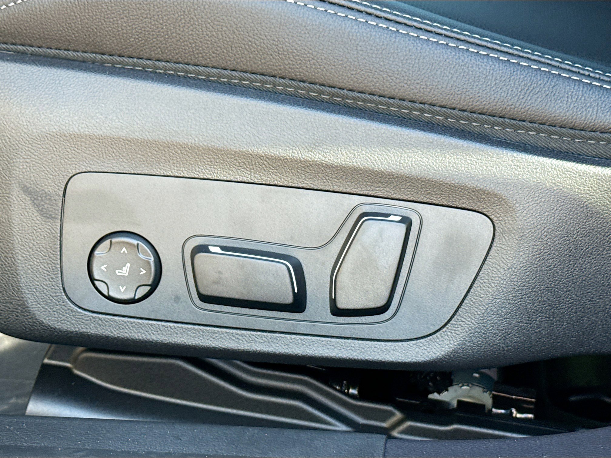 New 2026 BMW 330i 330i NA image 25