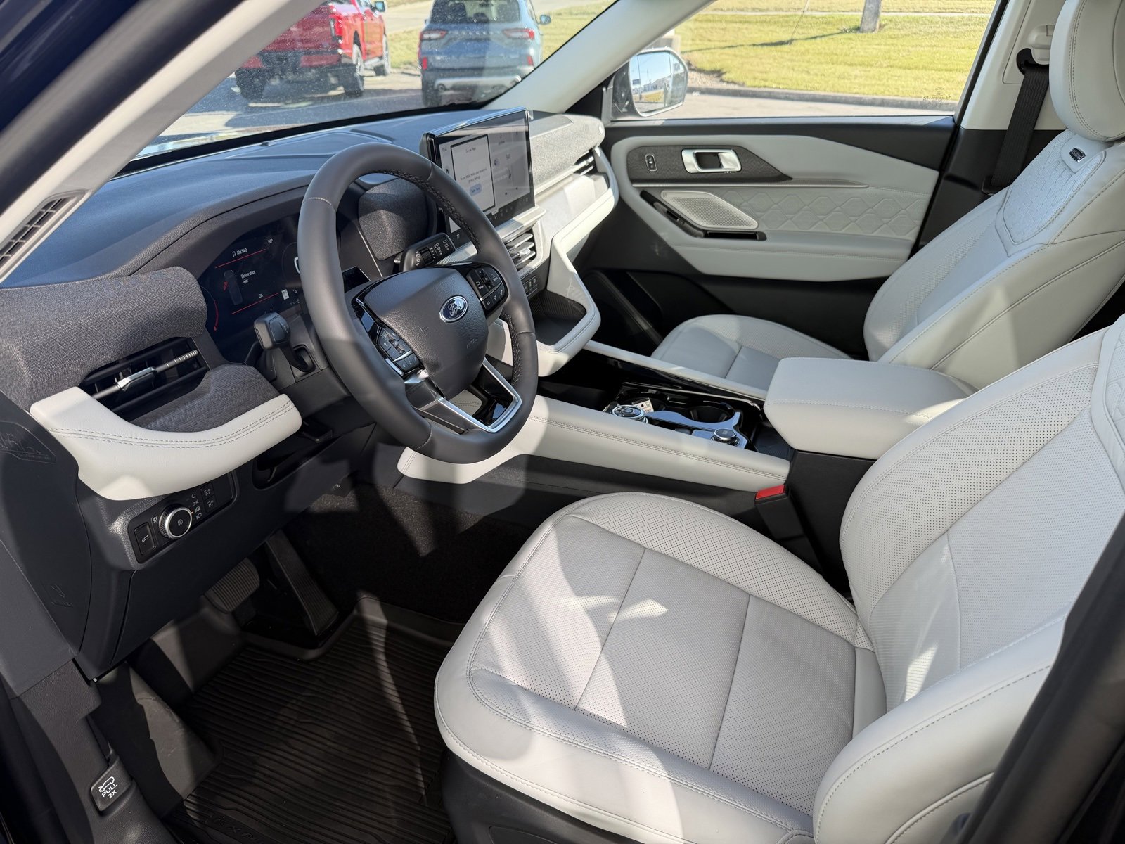 New 2026 Ford Explorer Platinum image 9