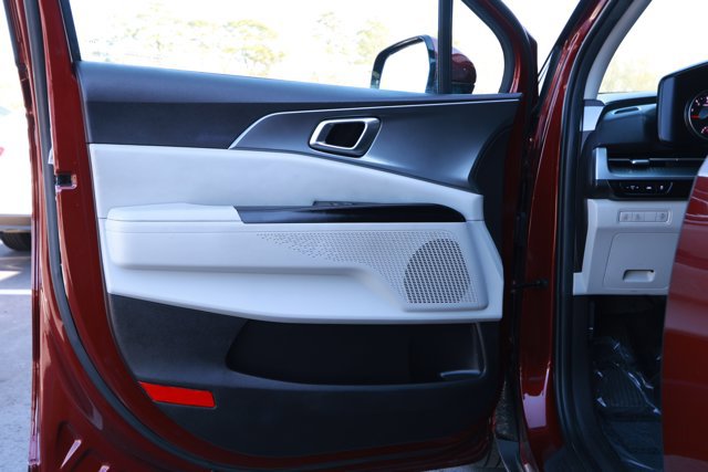 Used 2024 Kia Carnival LX image 22