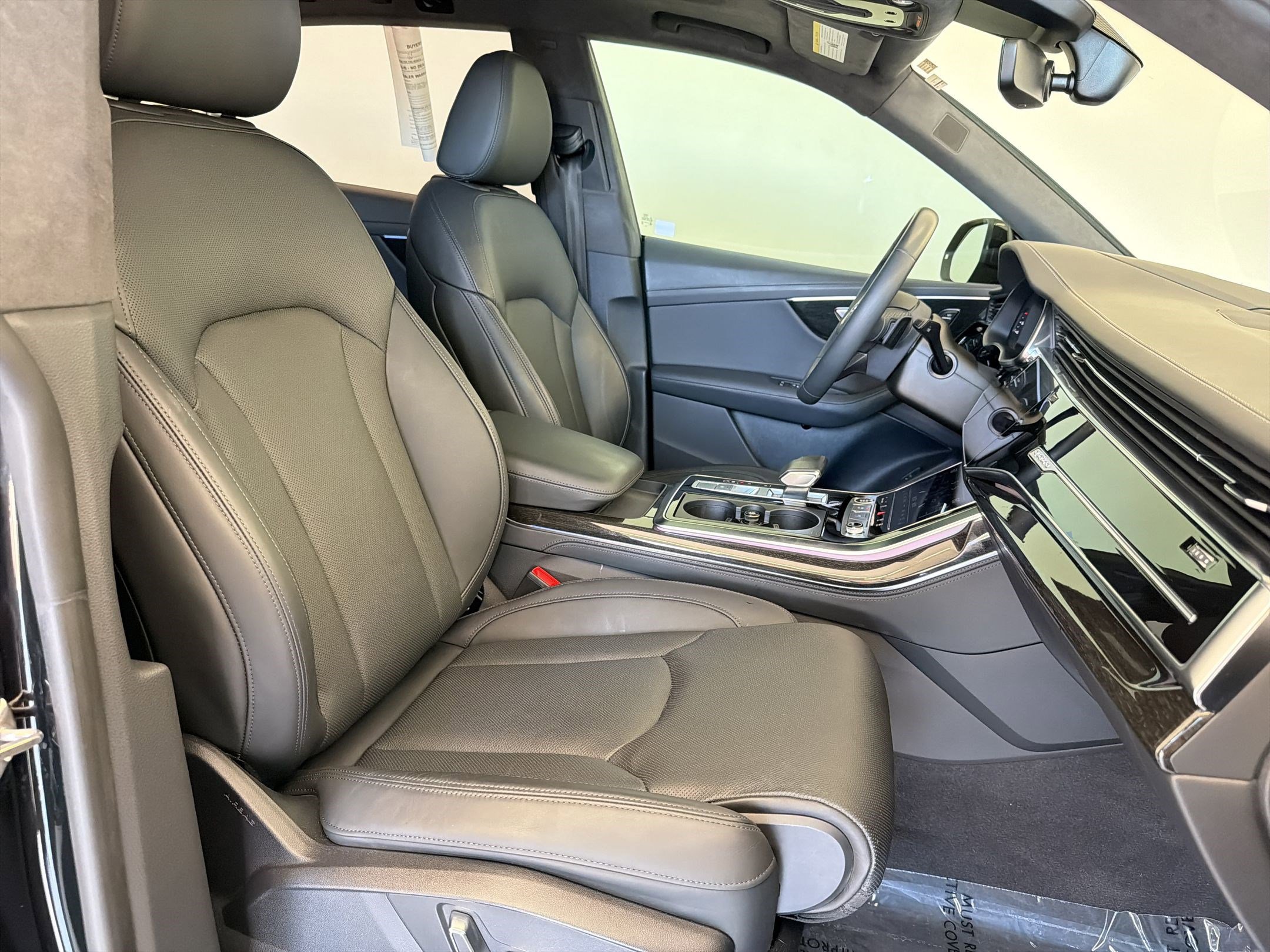 Used 2023 Audi Q8 Prestige w/ Prestige Package AWD/4WD image 31