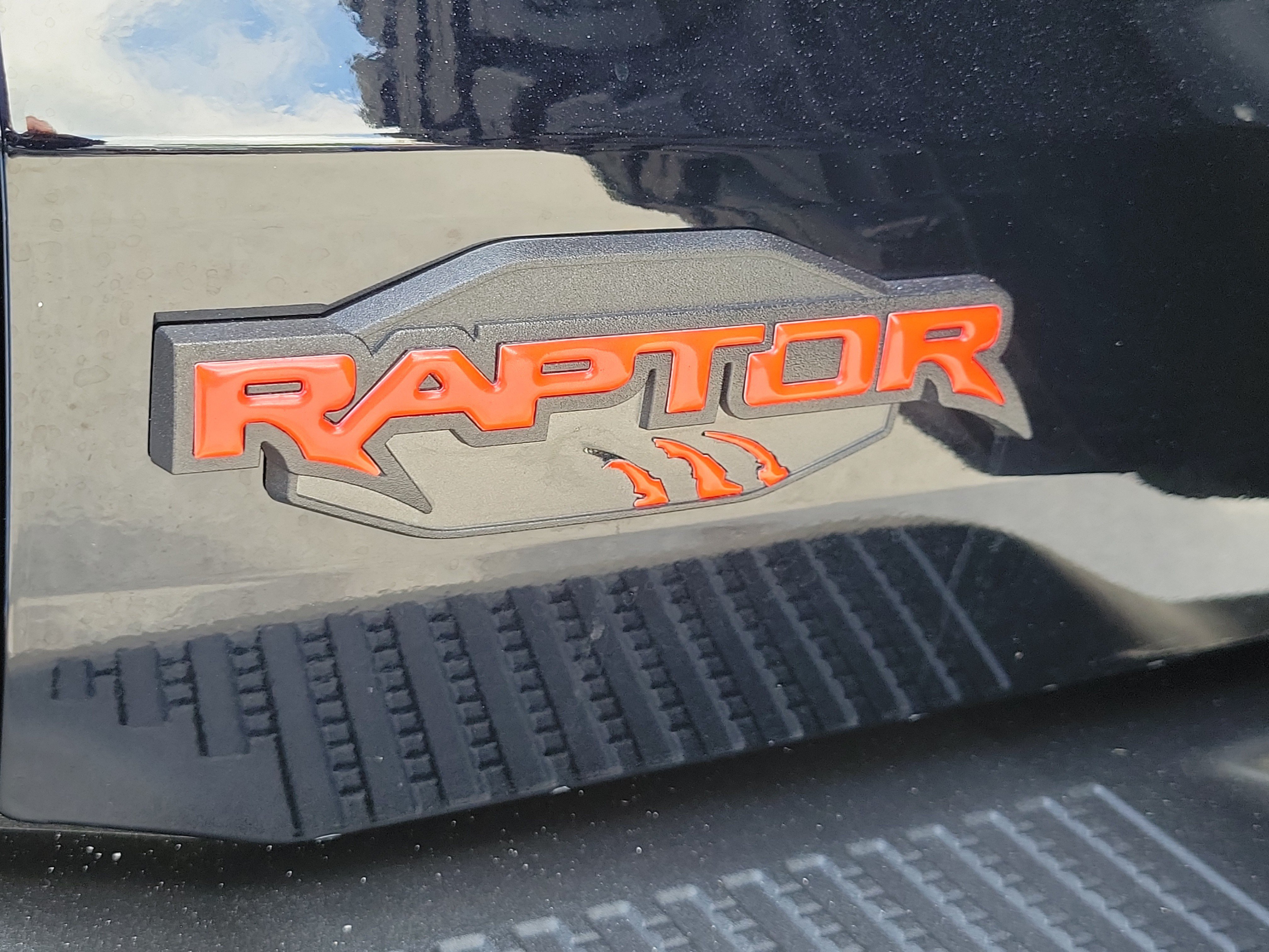 Used 2025 Ford Bronco Raptor w/ Interior Carbon Fiber Pack AWD/4WD image 10