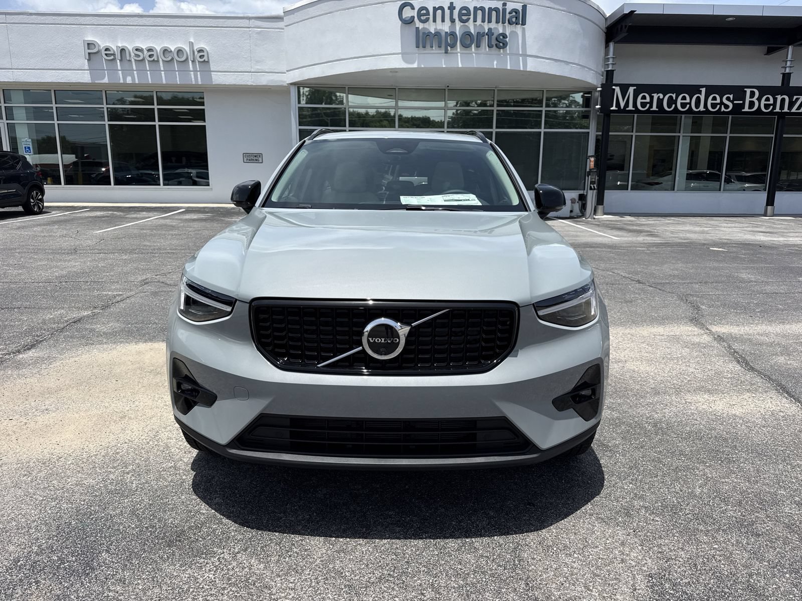 New 2026 Volvo XC40 B5 Ultra w/ Protection Package Premier AWD/4WD image 8
