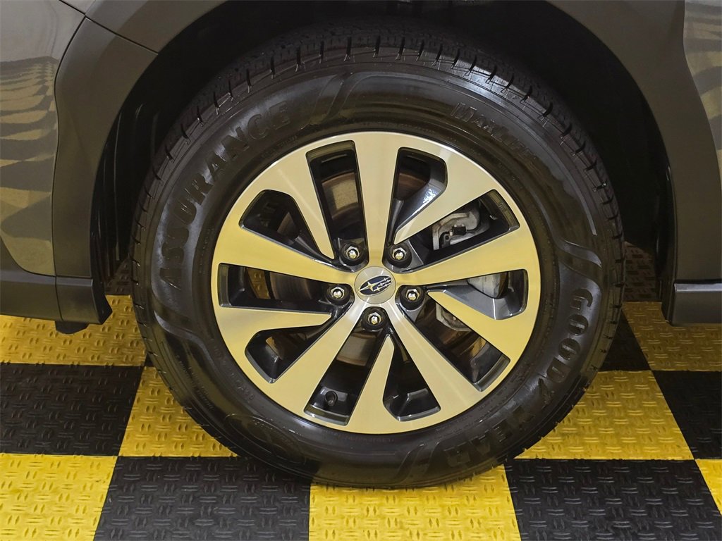 Used 2023 Subaru Outback Premium image 9