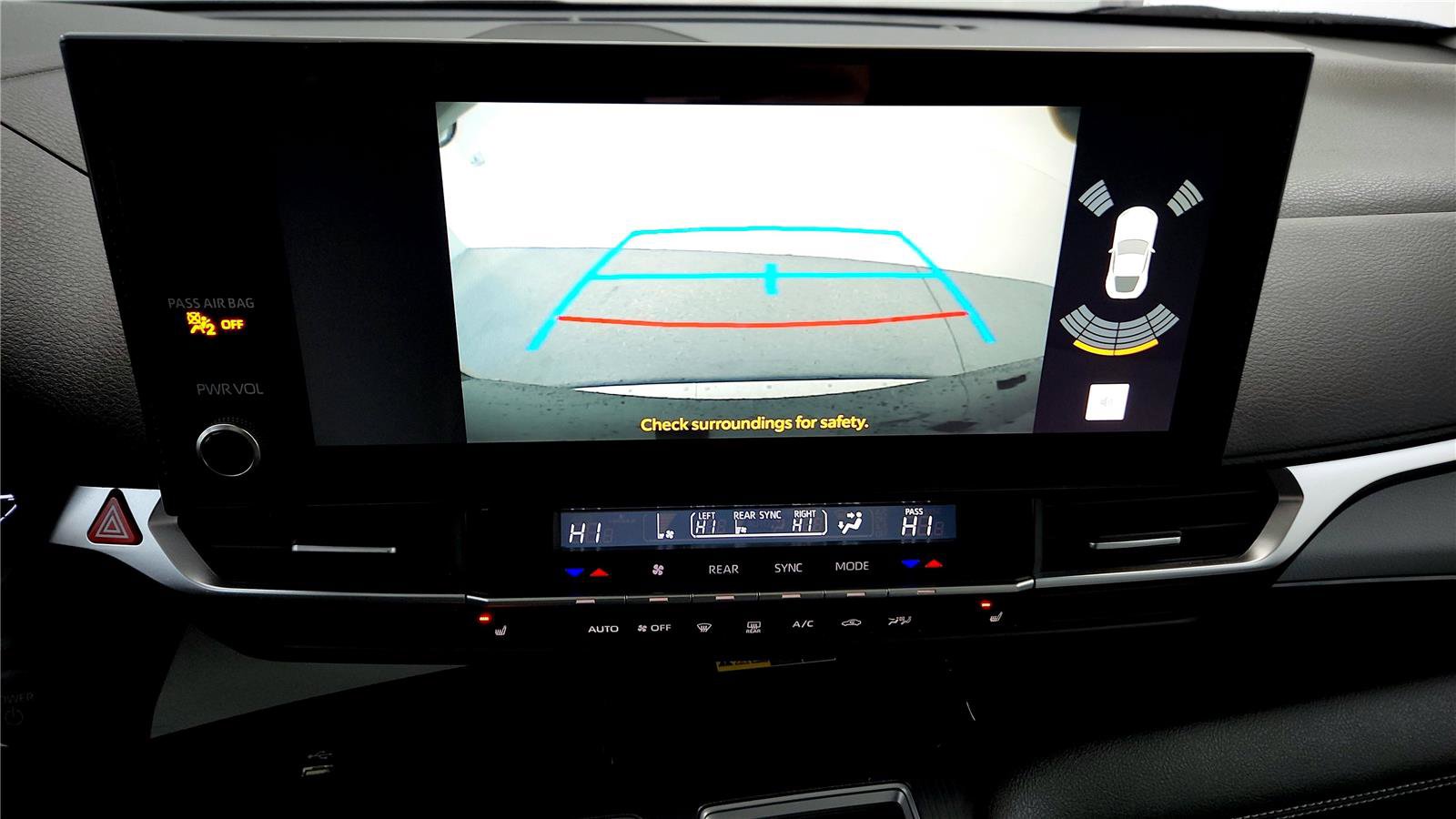 Used 2025 Toyota Sienna XLE w/ XLE Plus Package image 34