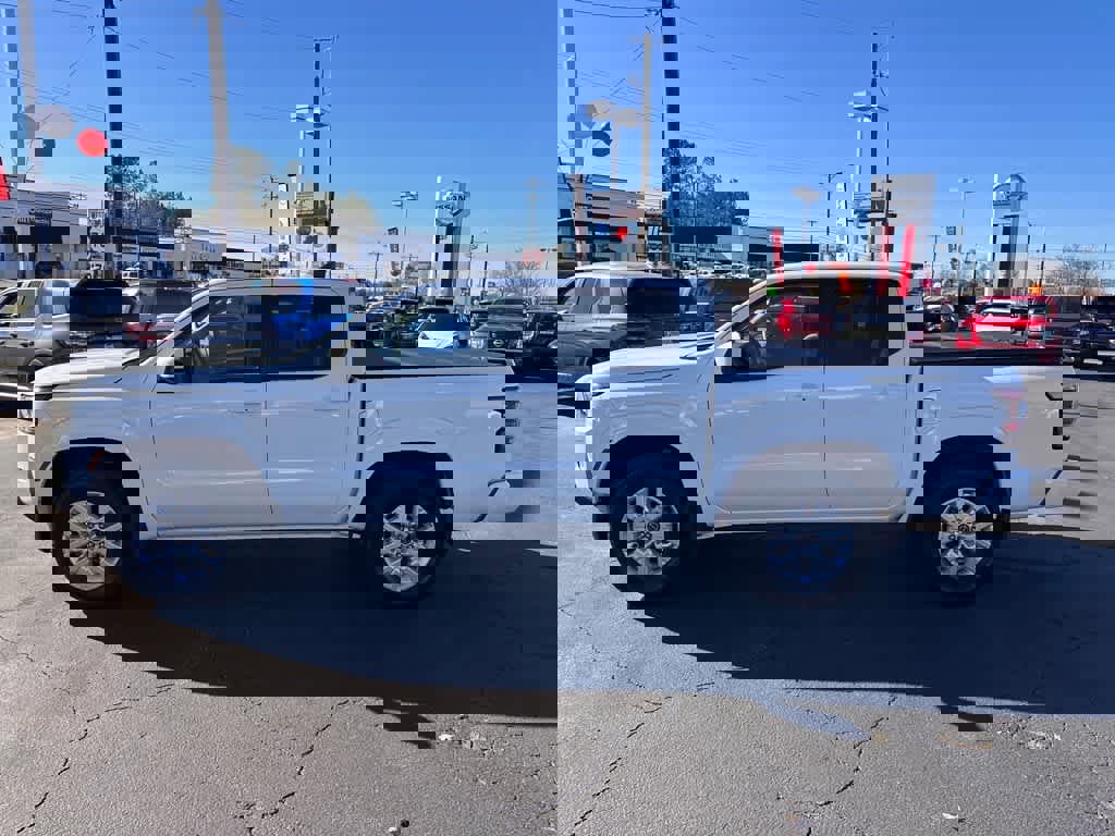 Used 2023 Nissan Frontier SV w/ SV Convenience Package image 6