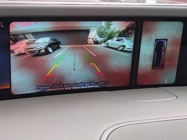 Used 2025 Lincoln Nautilus Reserve image 21