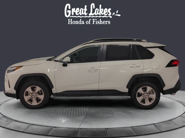 Used 2025 Toyota RAV4 XLE AWD/4WD image 2
