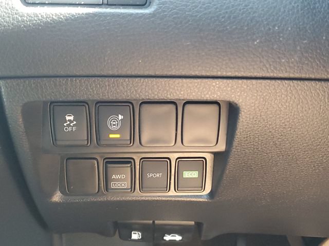 Used 2017 Nissan Rogue SV w/ Midnight Edition AWD/4WD image 22