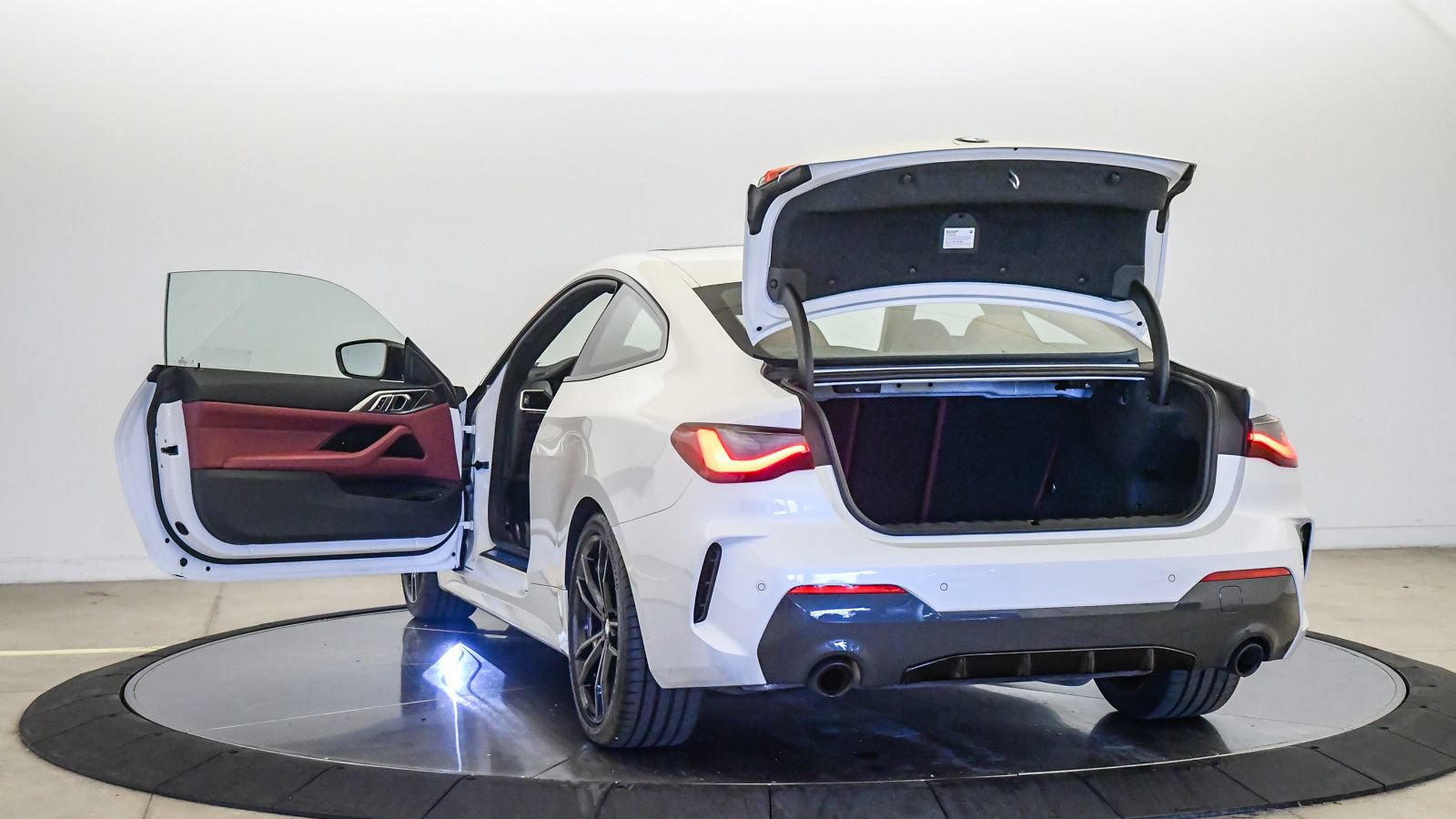 Certified 2023 BMW 430i Coupe w/ M Sport Package RWD image 24