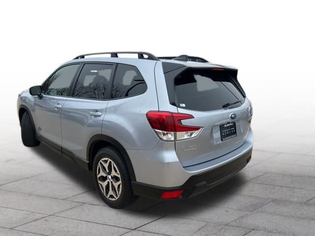 Used 2024 Subaru Forester Premium image 3