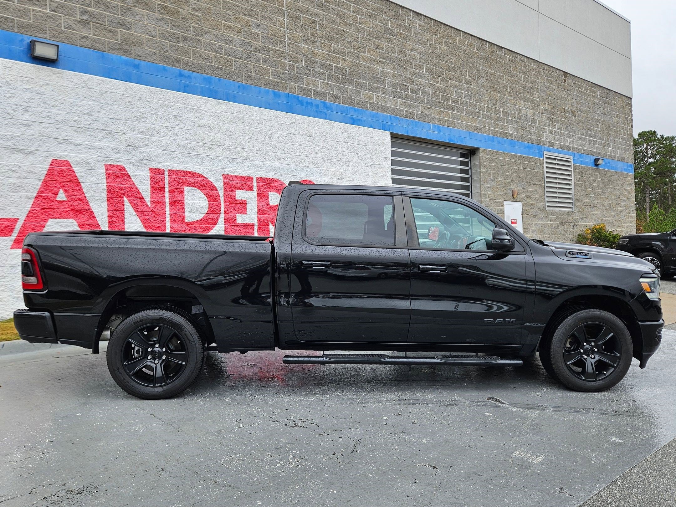 Used 2023 RAM 1500 Big Horn image 8