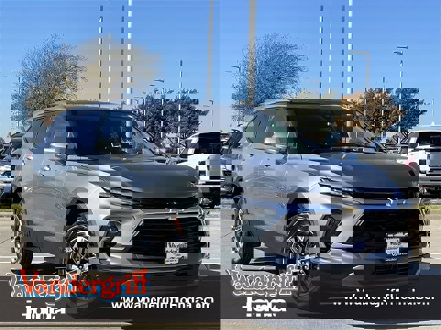 Used 2025 Chevrolet Blazer LT video 1