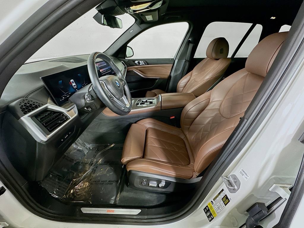 Used 2024 BMW X5 xDrive40i w/ Parking Assistance Package image 14