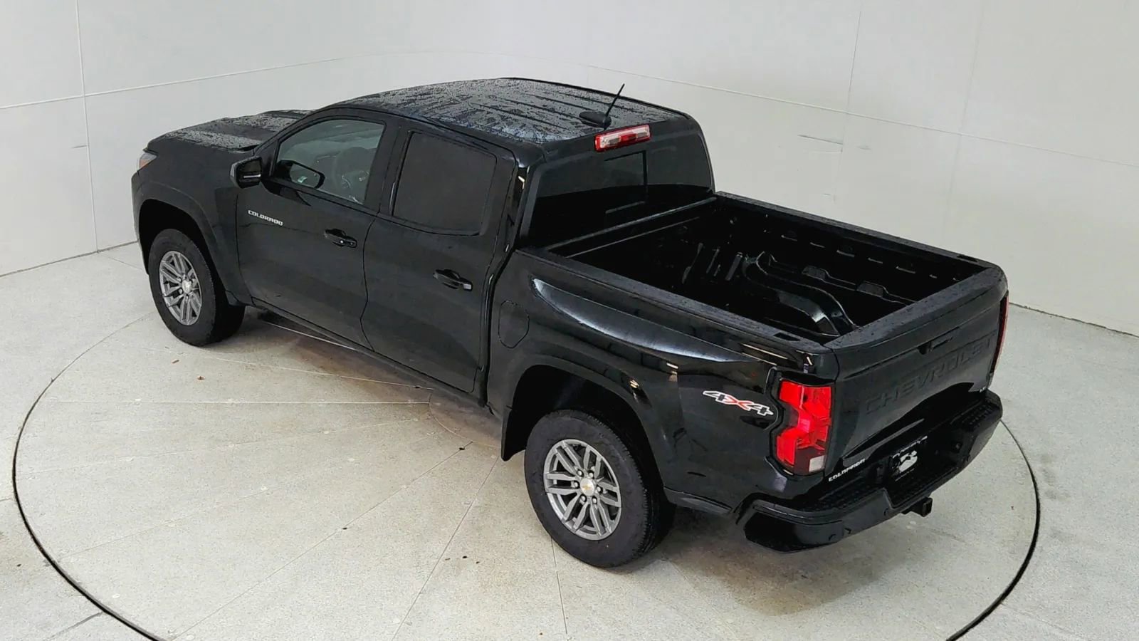 Used 2024 Chevrolet Colorado LT w/ LT Convenience Package image 17
