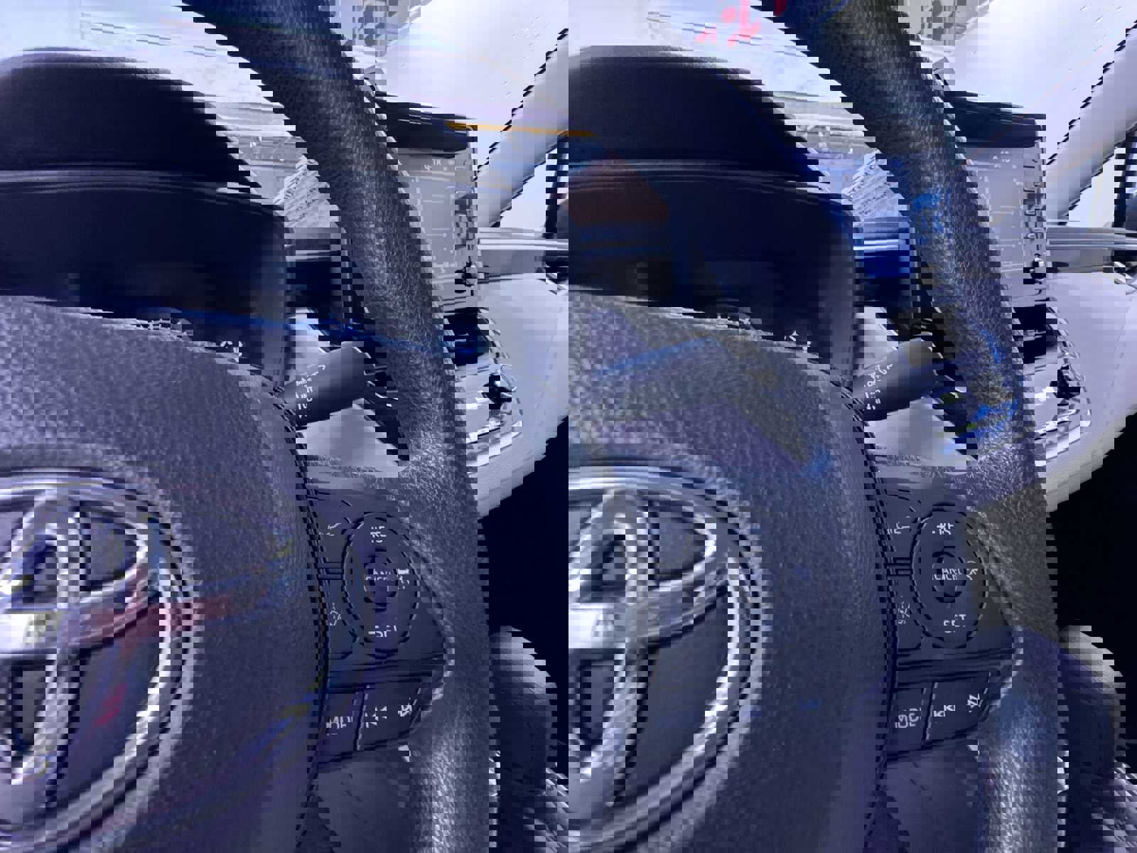 Used 2020 Toyota Corolla L image 21