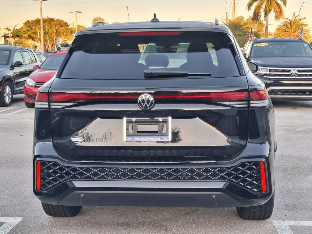 New 2026 Volkswagen Tiguan SE R-Line FWD image 4