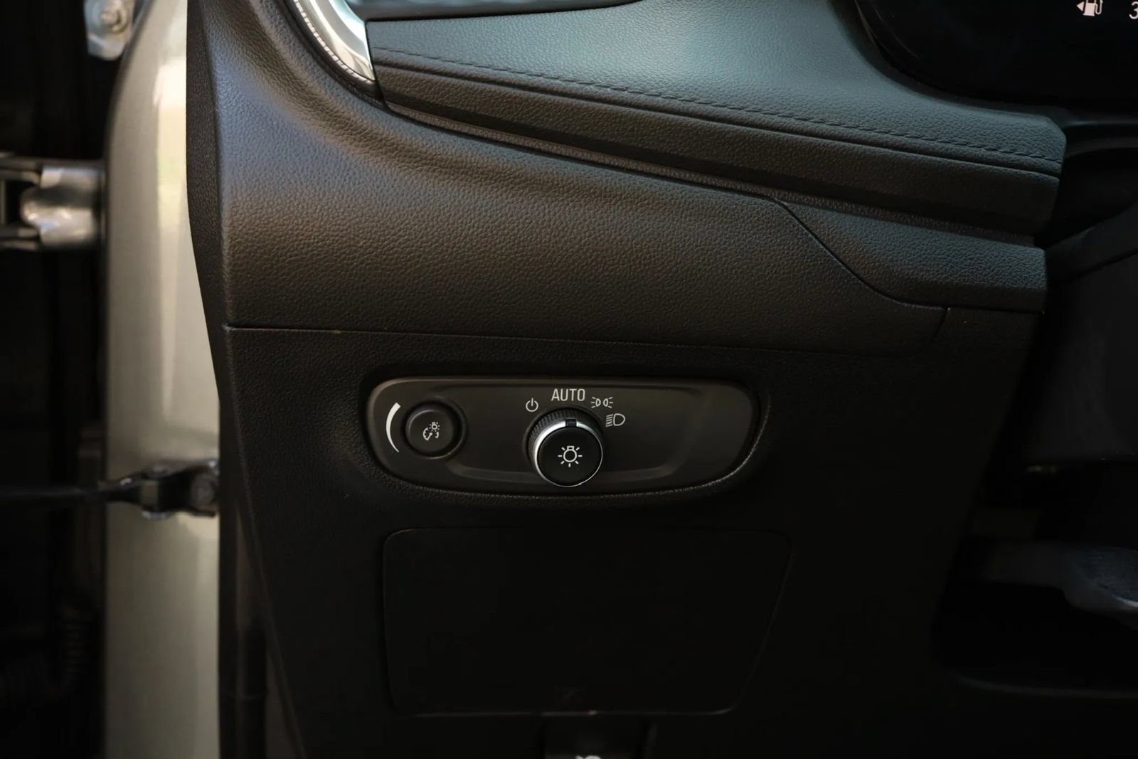 Used 2025 Buick Encore GX Preferred FWD image 19