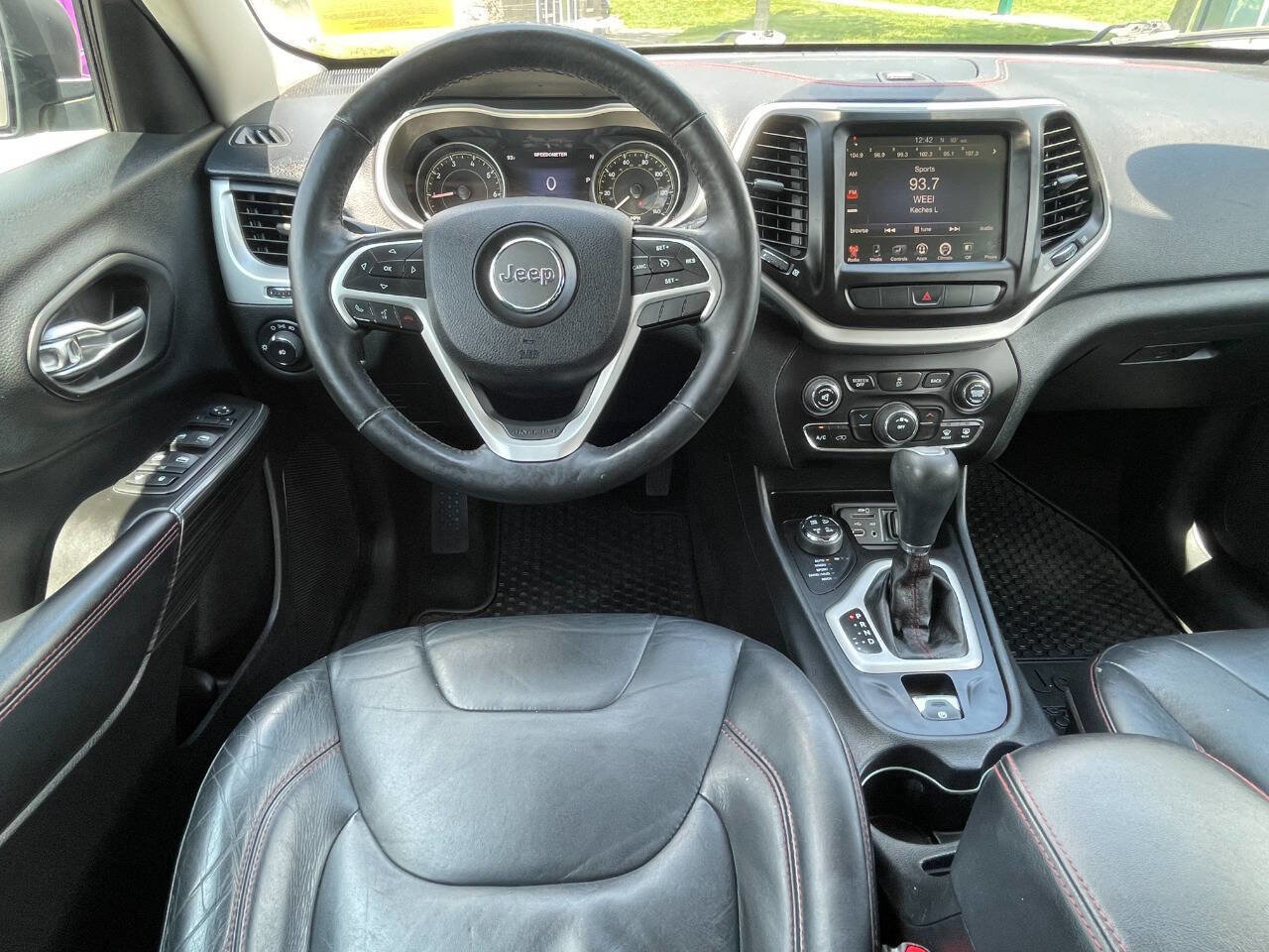 Used 2014 Jeep Cherokee Trailhawk w/ Leather Interior Group image 11