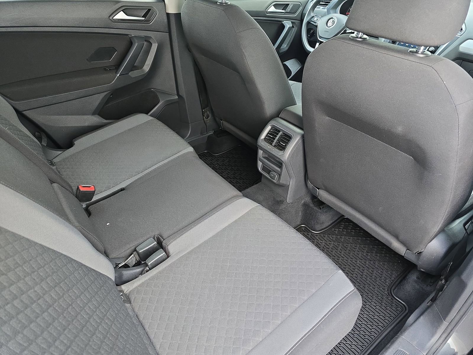 Used 2020 Volkswagen Tiguan S image 13