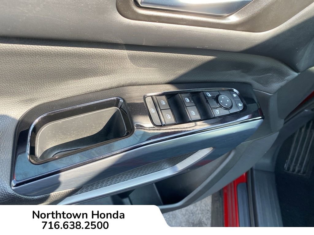 Used 2022 Nissan Pathfinder SL w/ SL Black Package image 20