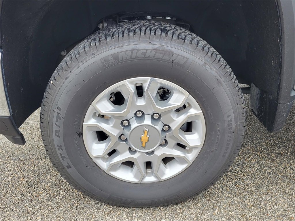 Used 2025 Chevrolet Silverado 2500 LT w/ Texas Edition image 30