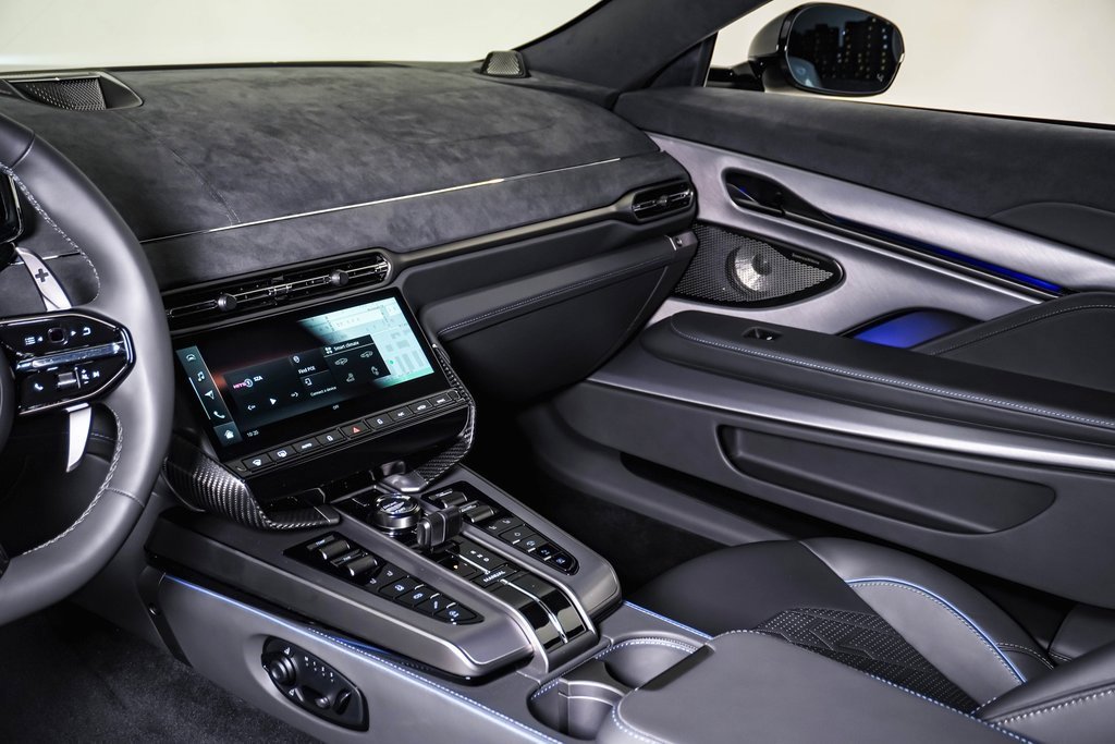 New 2025 Aston Martin Vanquish image 29