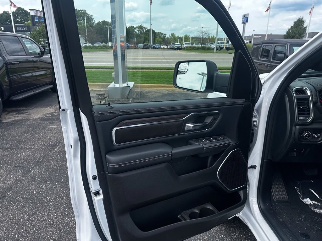 New 2027 RAM 1500 Laramie w/ Sport Appearance Package AWD/4WD image 16
