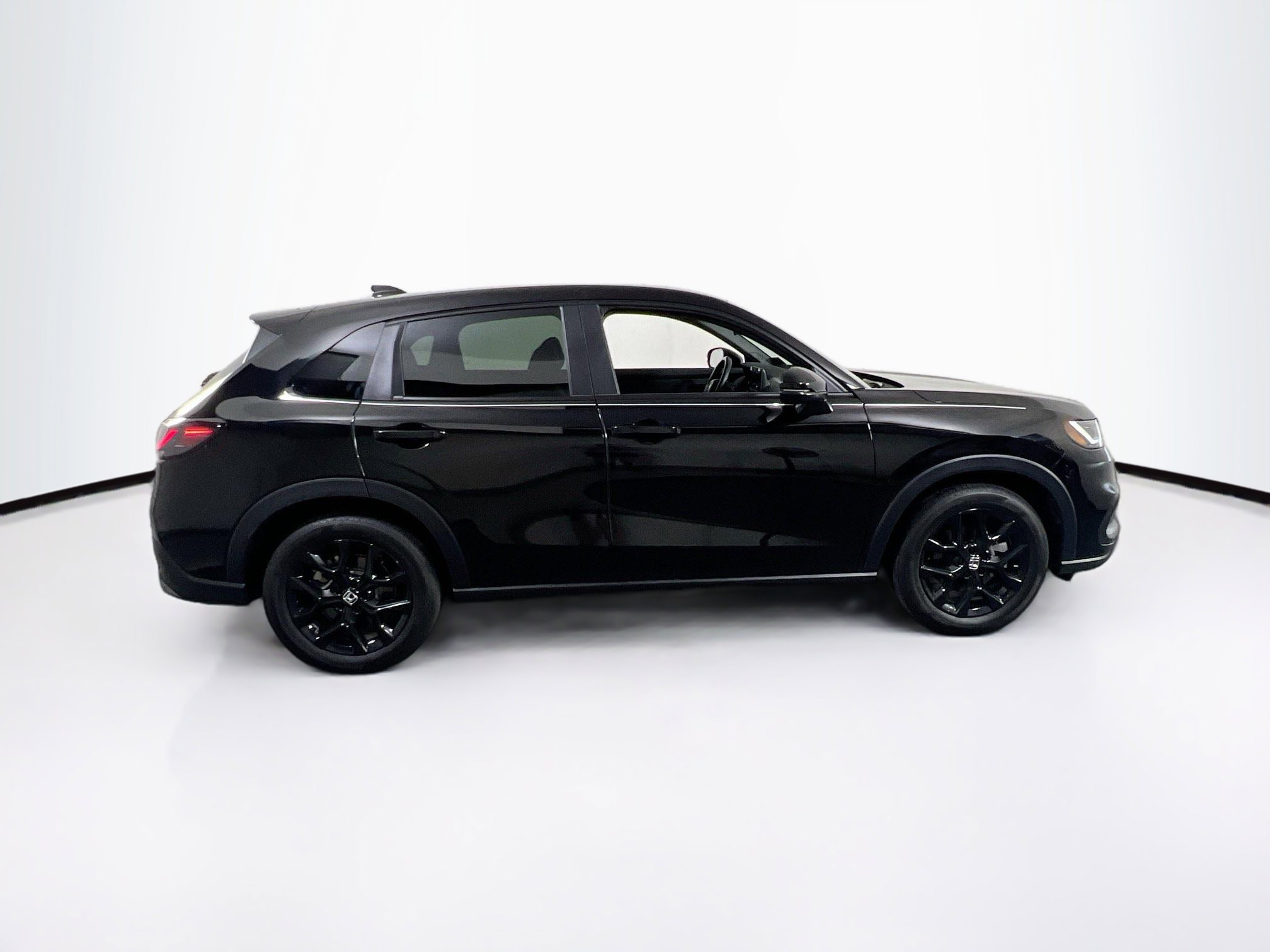 Used 2025 Honda HR-V Sport image 4