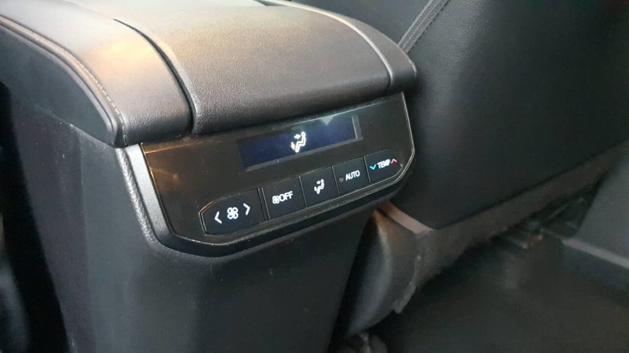 Used 2021 Toyota Highlander XLE image 22