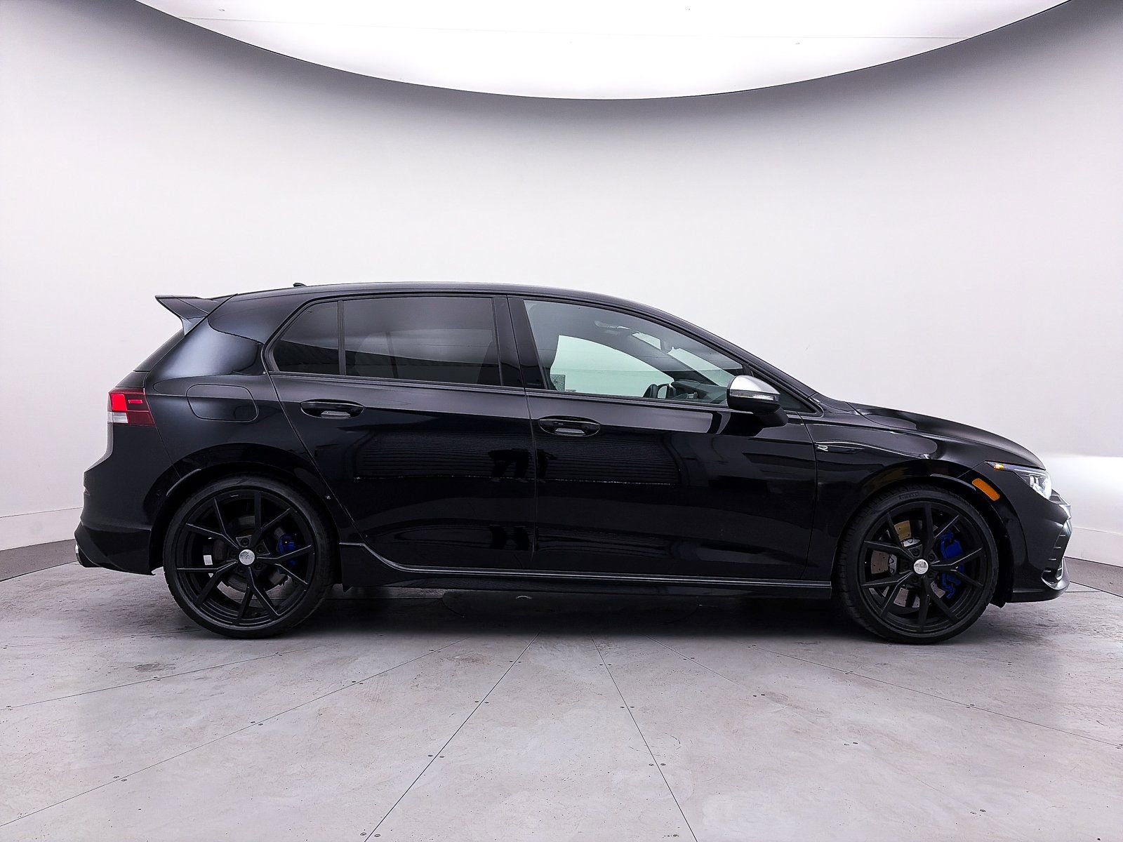 Used 2024 Volkswagen Golf R image 40