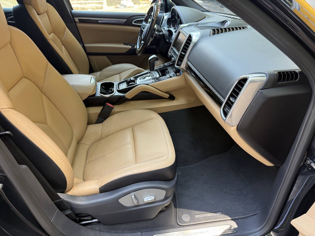 Used 2016 Porsche Cayenne AWD/4WD image 15