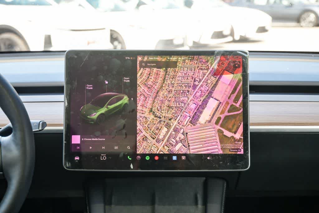 Used 2025 Tesla Model Y Performance AWD/4WD image 14