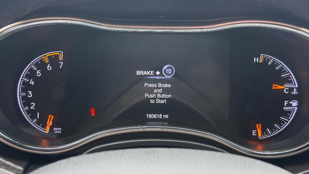 Used 2014 Jeep Grand Cherokee Limited w/ Trailer Tow Group IV AWD/4WD image 16
