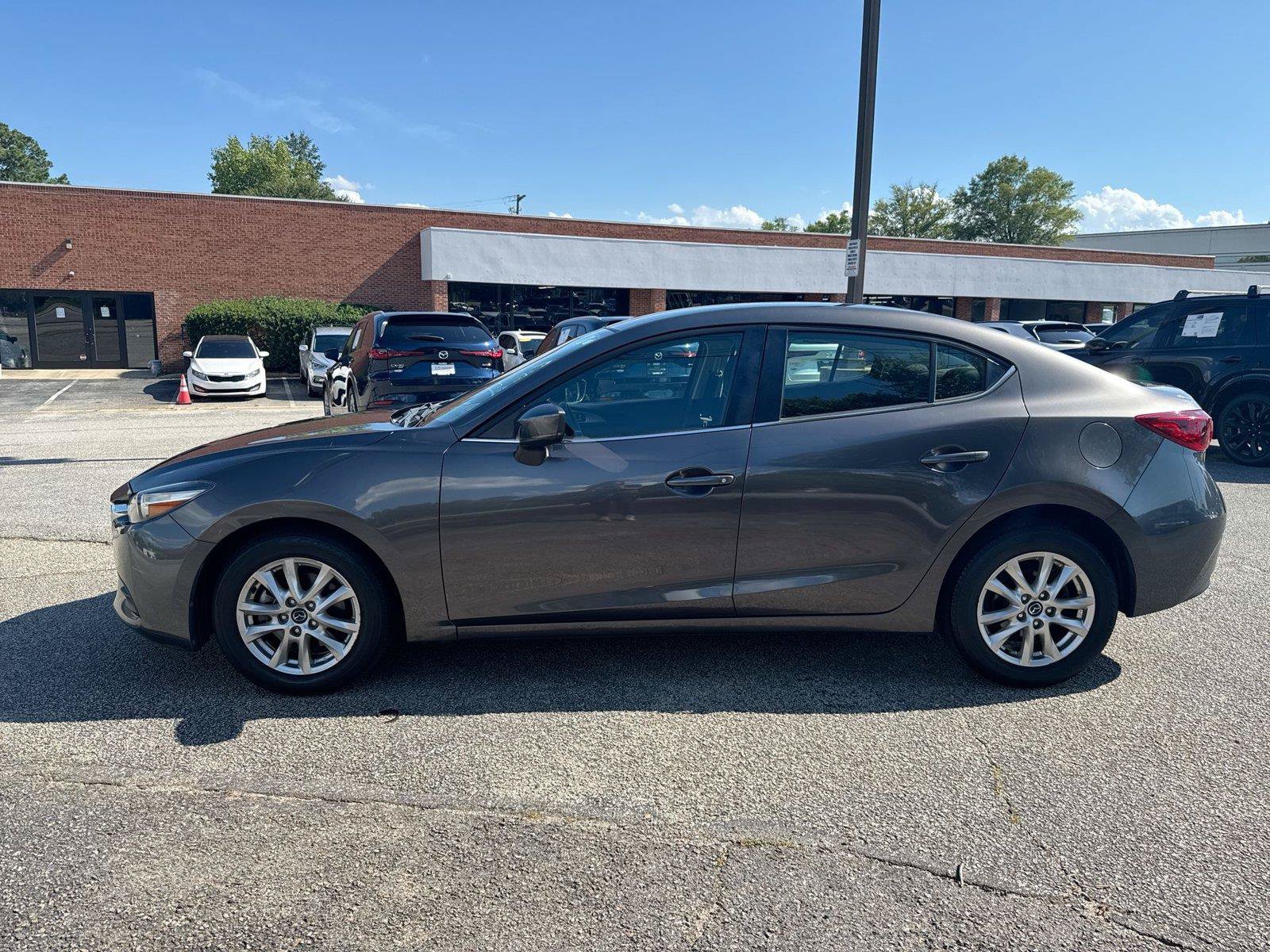 Used 2018 MAZDA MAZDA3 Sport w/ Preferred Equipment Package FWD image 19