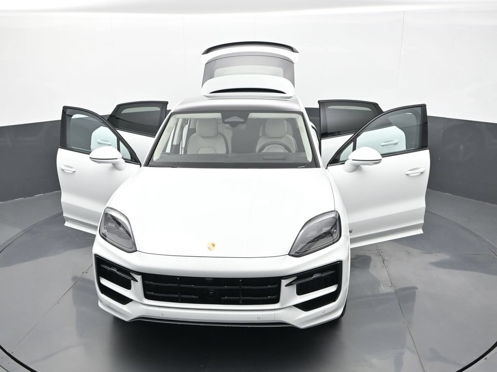 New 2026 Porsche Cayenne GTS AWD/4WD image 29