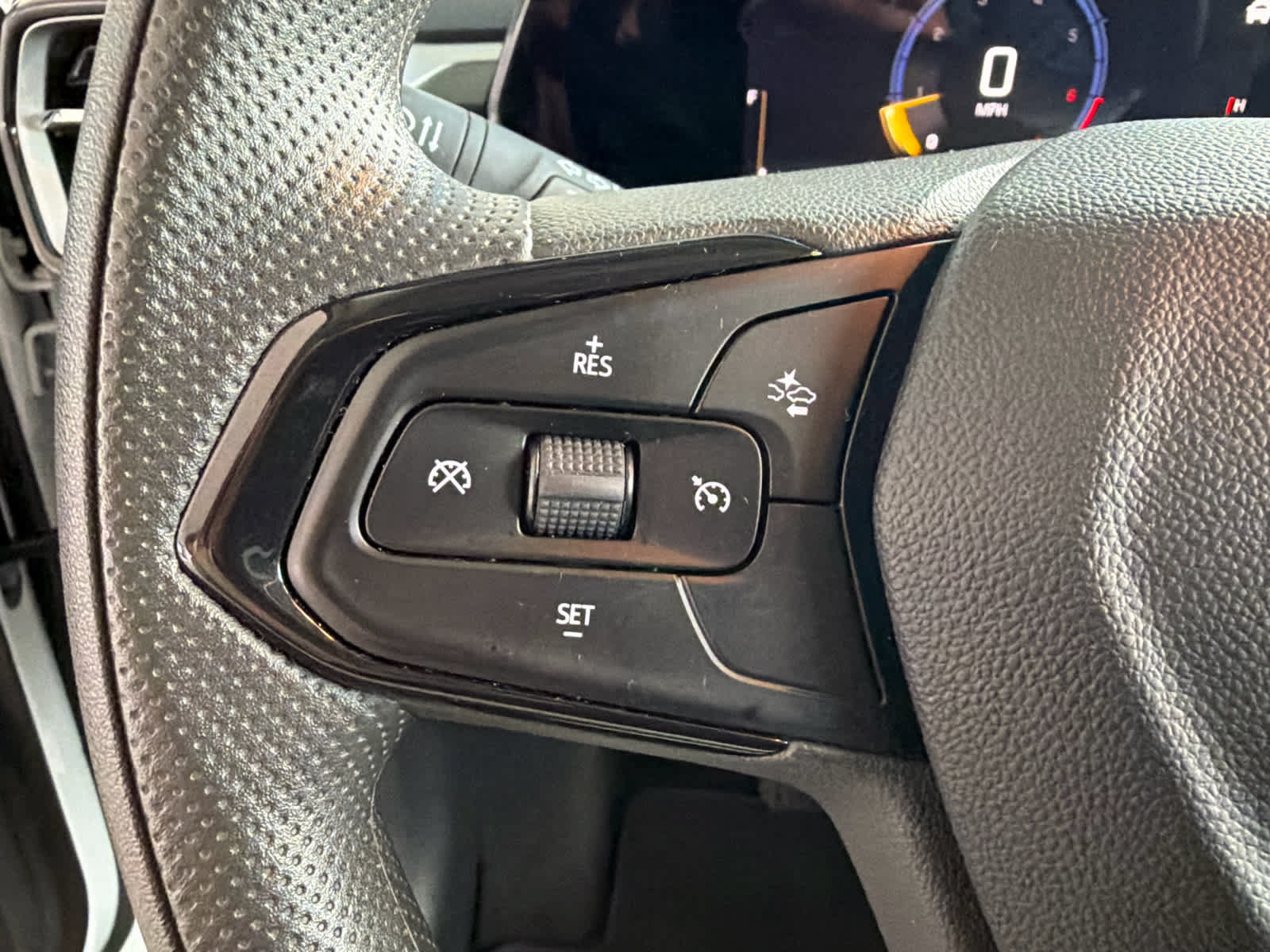 Used 2024 Chevrolet TrailBlazer LT AWD/4WD image 16