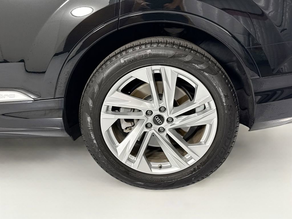 Used 2023 Audi Q7 3.0T Prestige AWD/4WD image 32