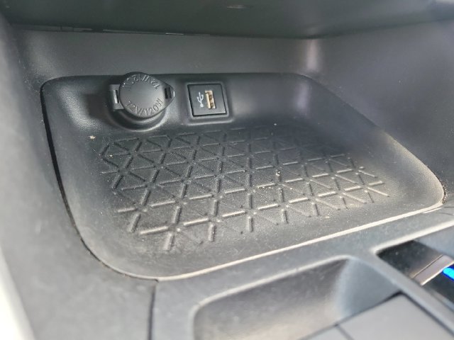 Used 2024 Toyota RAV4 XLE FWD image 25