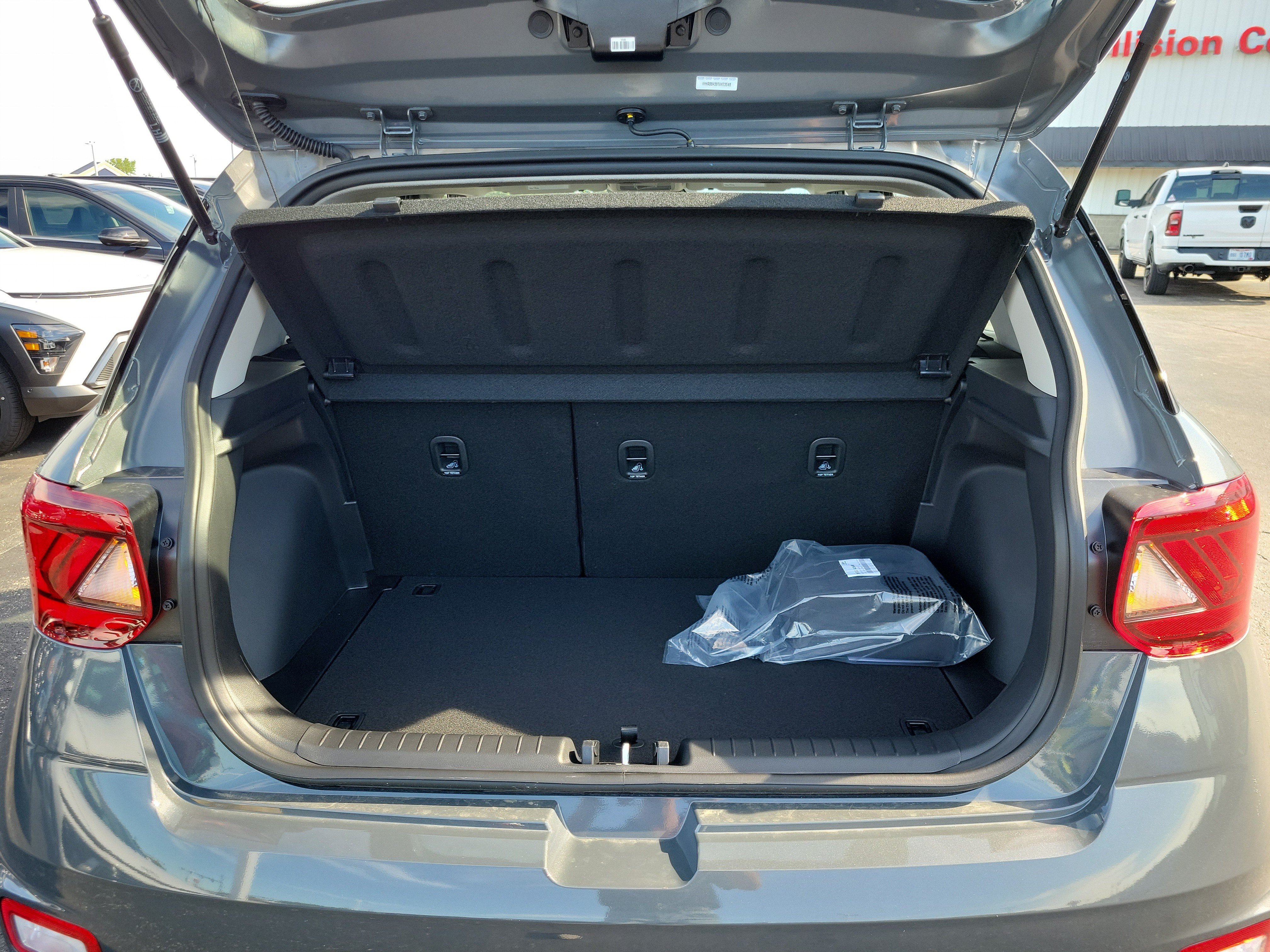 New 2026 Hyundai Venue SE FWD image 5