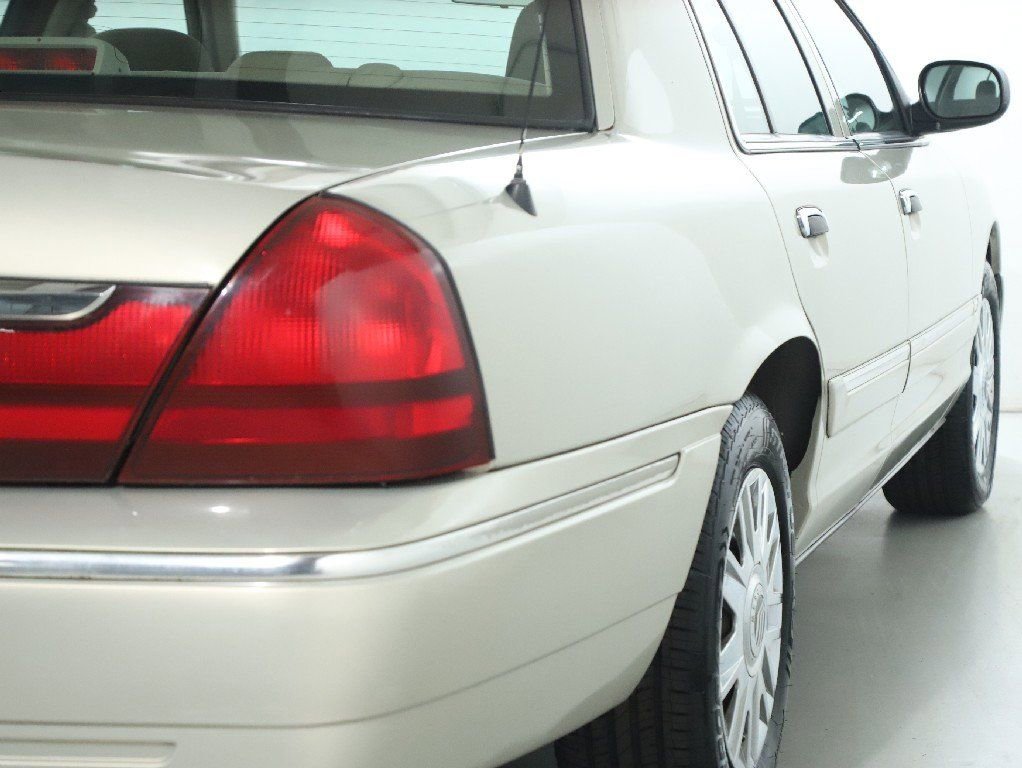 Used 2005 Mercury Grand Marquis GS image 10