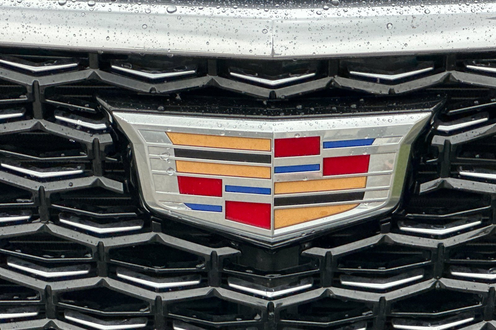 Used 2024 Cadillac XT4 Premium Luxury image 38