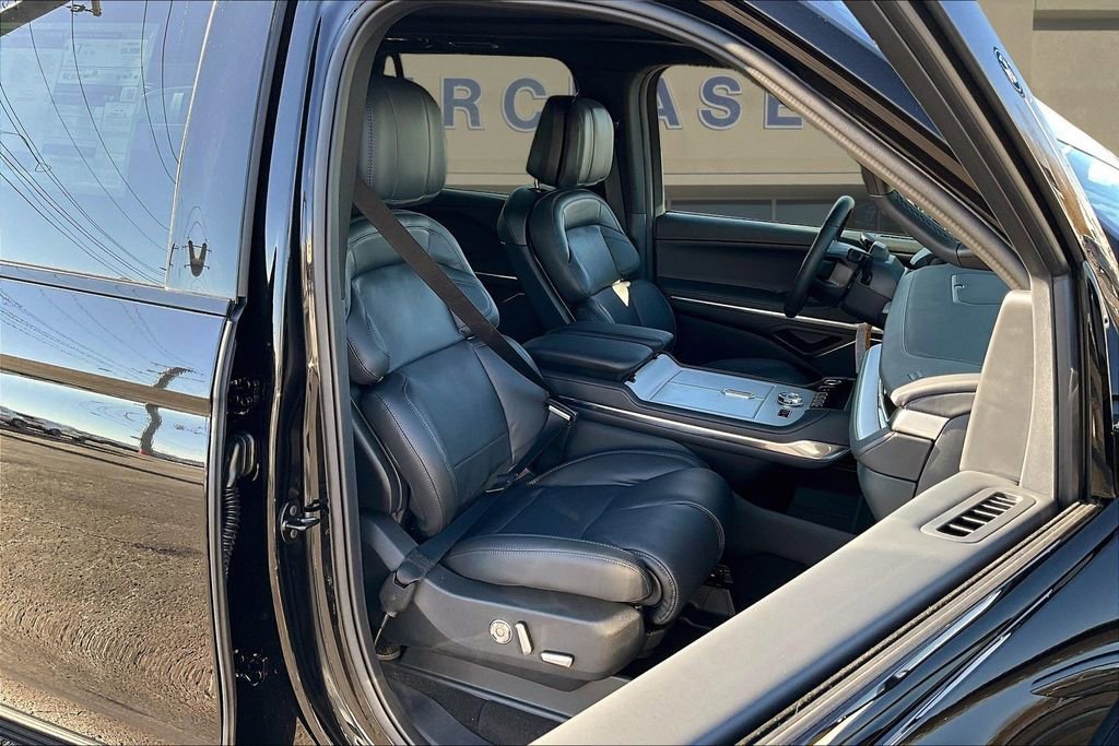New 2026 Lincoln Navigator Reserve w/ Jet Appearance Package image 11
