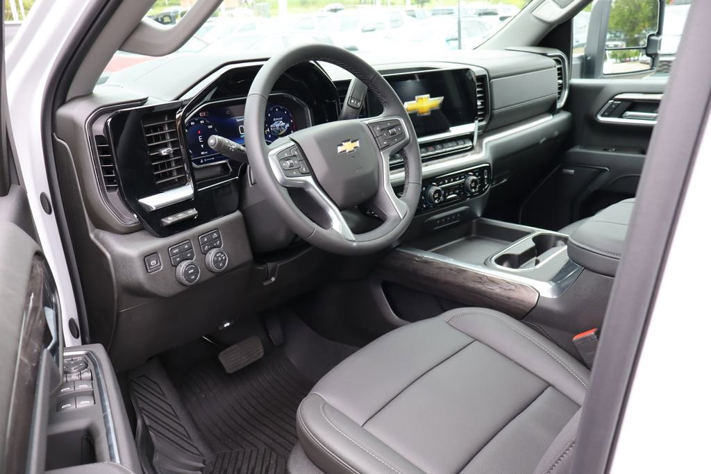New 2025 Chevrolet Silverado 3500 LTZ w/ LTZ Premium Package image 17