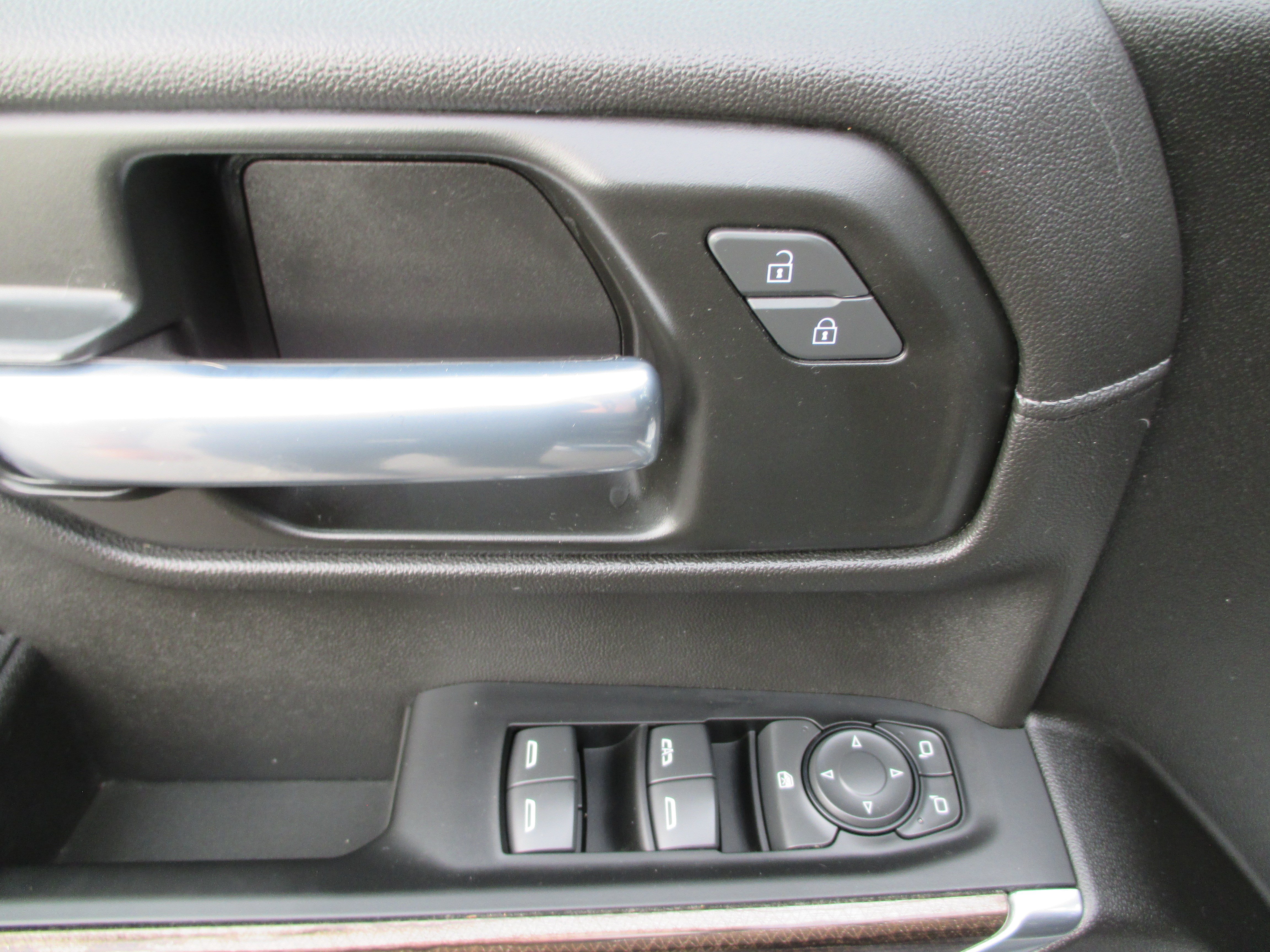 Used 2021 Chevrolet Silverado 1500 LT Trail Boss w/ Bed Protection Package AWD/4WD image 13