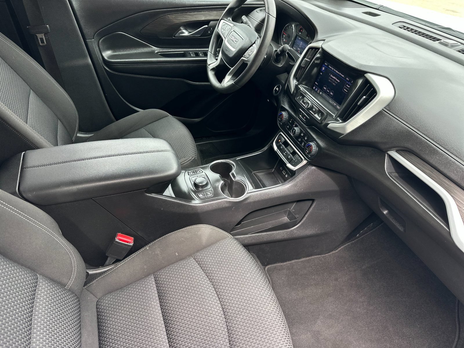 Used 2023 GMC Terrain SLE w/ Driver Convenience Package FWD image 16