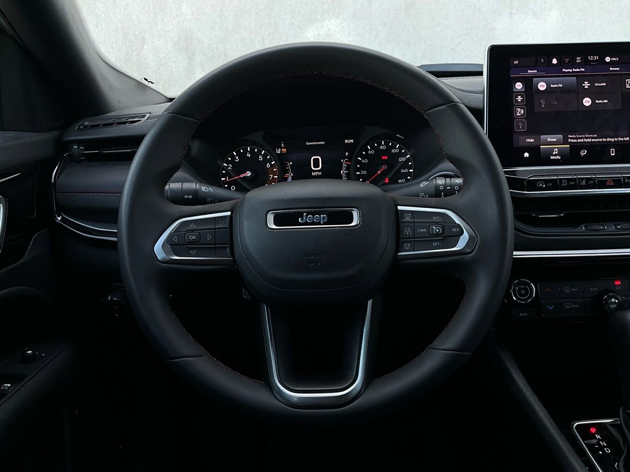 Used 2025 Jeep Compass Trailhawk image 33