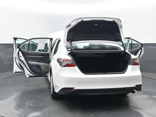 Used 2022 Toyota Camry LE FWD image 31
