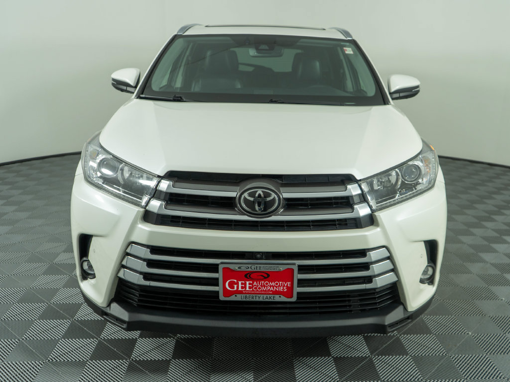 Used 2019 Toyota Highlander Limited Platinum AWD/4WD image 2